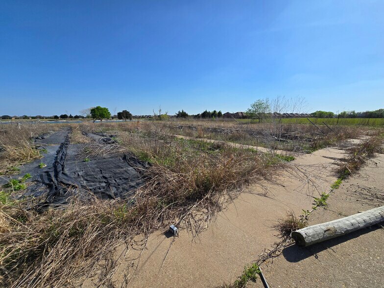 More Photos Of 1402 Wyatt St, Waxahachie Land For Sale