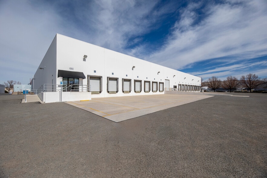 More Photos Of 690 Overmyer Rd, Sparks Distribution For Sale
