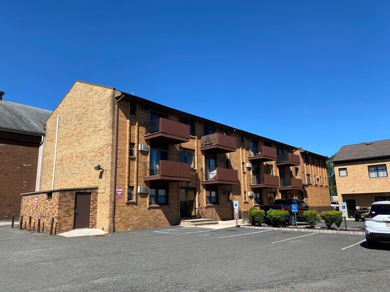 More Photos Of 216 Stuyvesant Ave, Lyndhurst Office For Sale