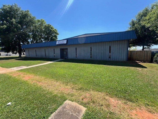 More Photos Of 1225 5th Ave SE, Decatur Warehouse For Sale