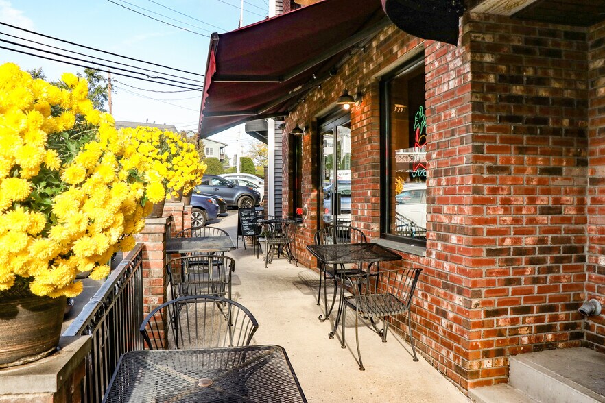 More Photos Of 4 Western Ave, Marlboro Storefront Retail Residential For Sale