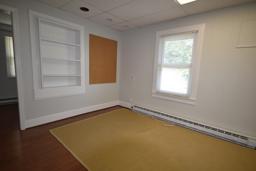 More Photos Of 7139 Shreve Rd, Falls Church Office Residential For Lease