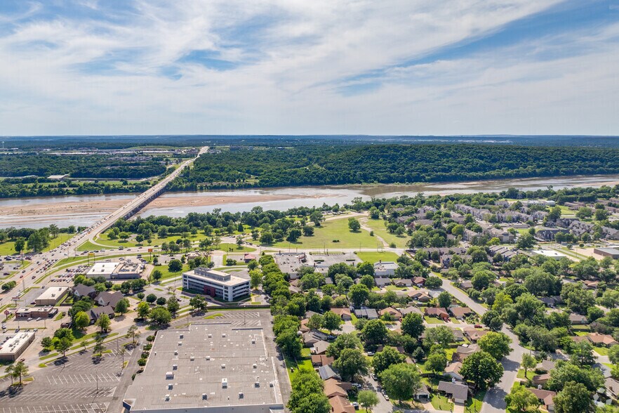 More Photos Of 7000 S Riverside Dr, Tulsa Land For Sale