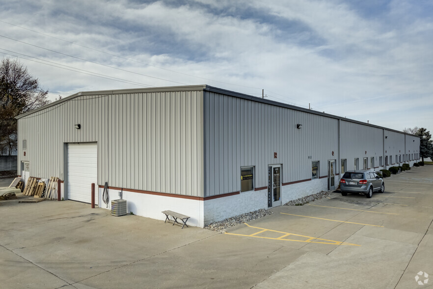 Primary Photo Of 5499 Perry Dr, Waterford Warehouse For Lease