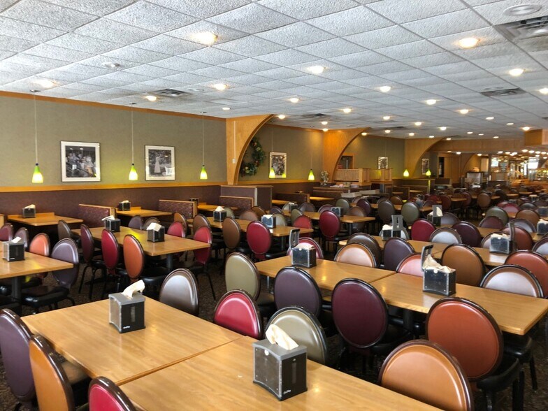 More Photos Of 2613 E Clairemont Ave, Eau Claire Restaurant For Lease