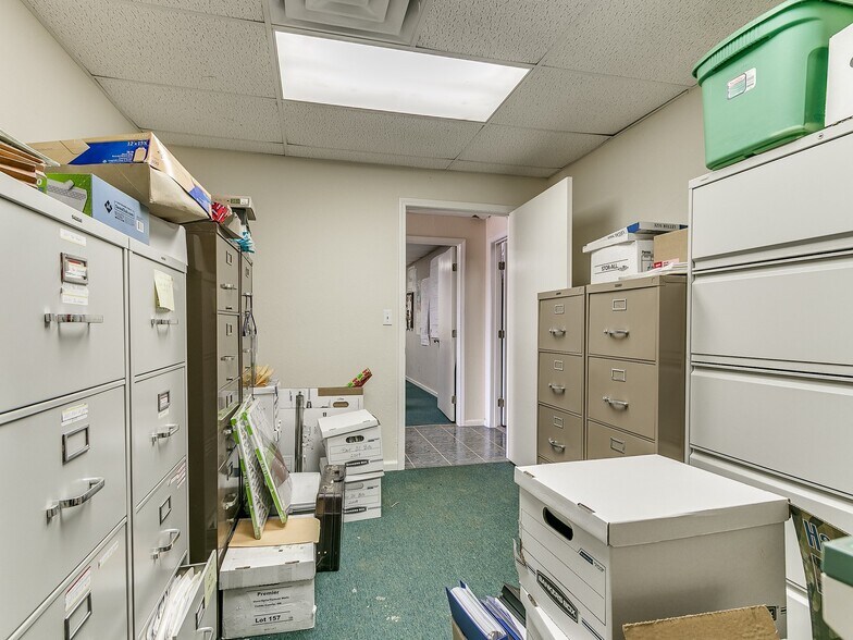 More Photos Of 219 N 6th St, Kingfisher Office For Sale