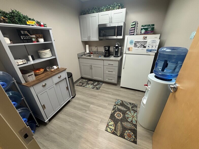 More Photos Of 4600 Main St, Williamsville Medical For Lease