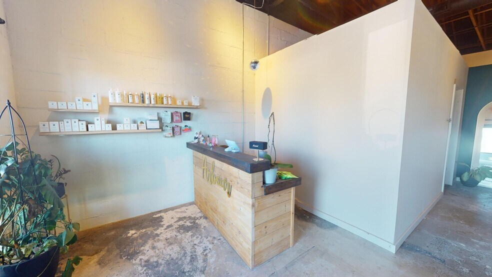 More Photos Of 1700 Montopolis Dr, Austin Freestanding For Lease