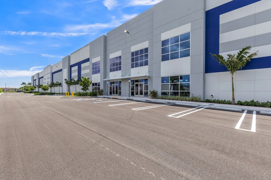 More Photos Of 6505 NW 167th St, Hialeah Unknown For Lease