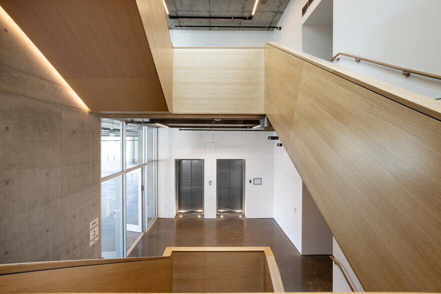 More Photos Of 5950 W Jefferson Blvd, Los Angeles Office For Lease