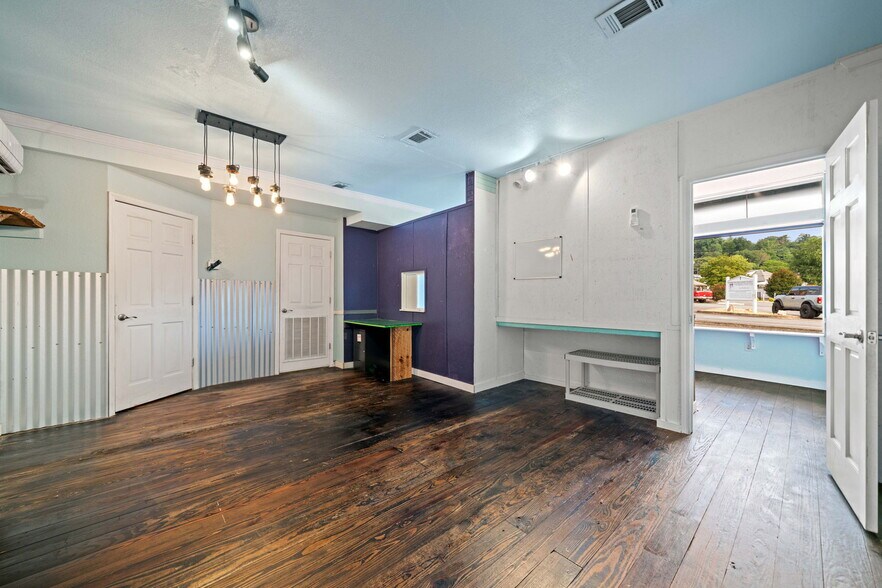 More Photos Of 108 N Main St, Ellijay Storefront Retail Residential For Sale