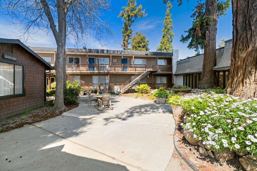 More Photos Of 22427 Montgomery St, Hayward Congregate Senior Housing For Sale