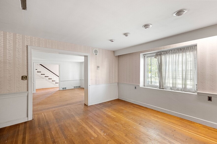 More Photos Of 1126 Washington St, Boston Office For Lease