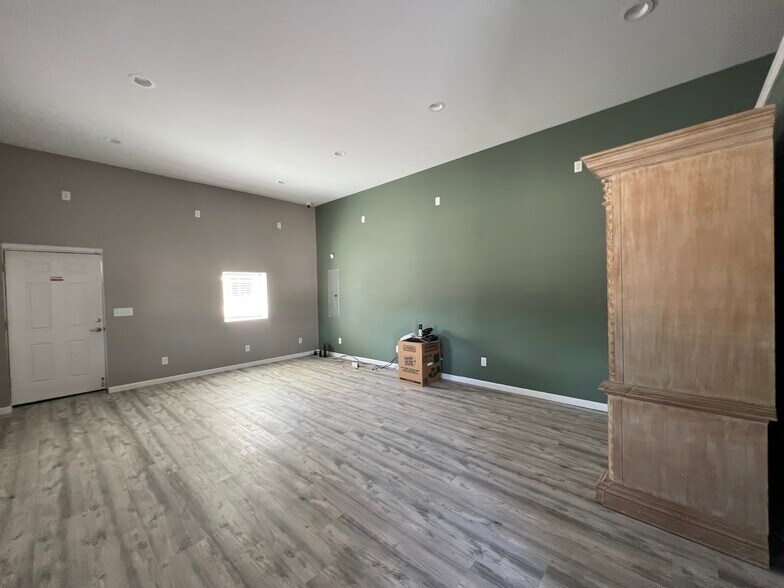 More Photos Of 3586 US HWY 42, Warsaw Office For Sale