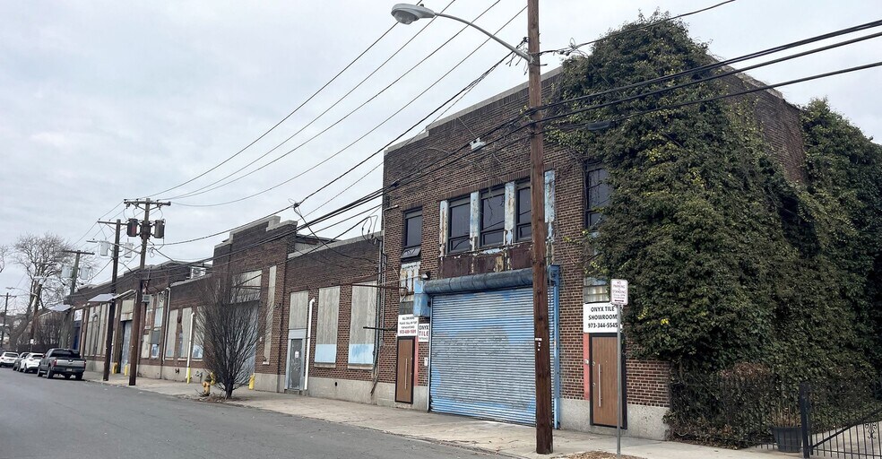 More Photos Of 488-500 Mulberry St, Newark Warehouse For Sale