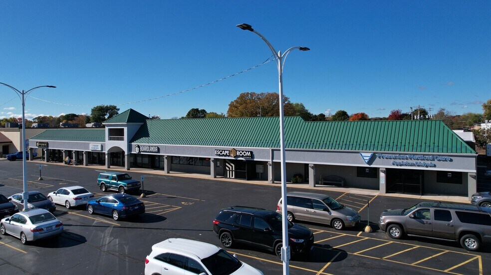 More Photos Of 2701 N Oneida St, Appleton Freestanding For Lease