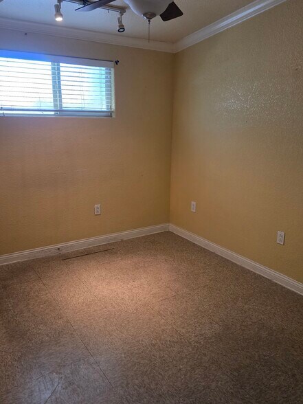 More Photos Of 466 Del Norte Ave, Yuba City Medical For Sale