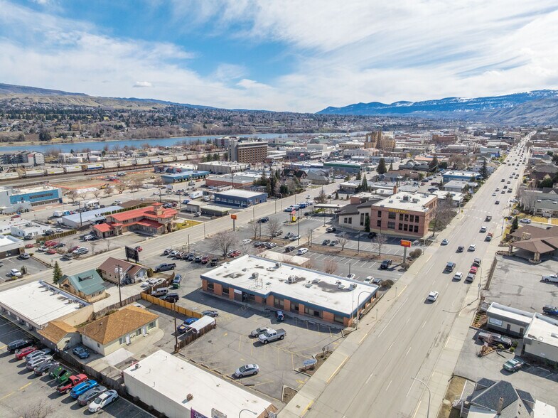 More Photos Of 325 Chelan Ave, Wenatchee Office For Lease