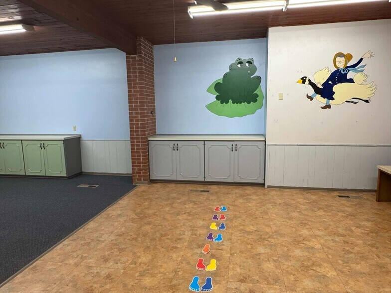 More Photos Of 1810 E Broadway Ave, Enid Flex For Sale