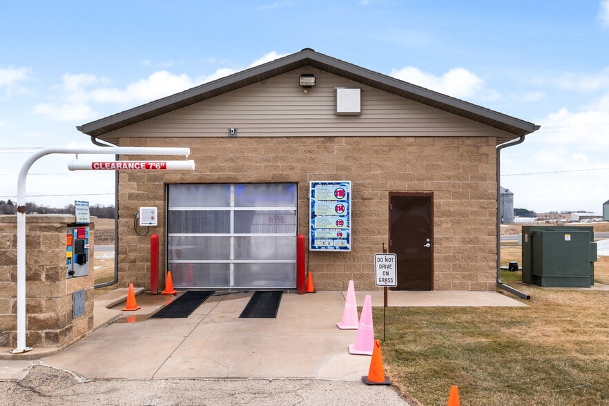 More Photos Of 1275 Margaret st, Markesan Storefront For Sale