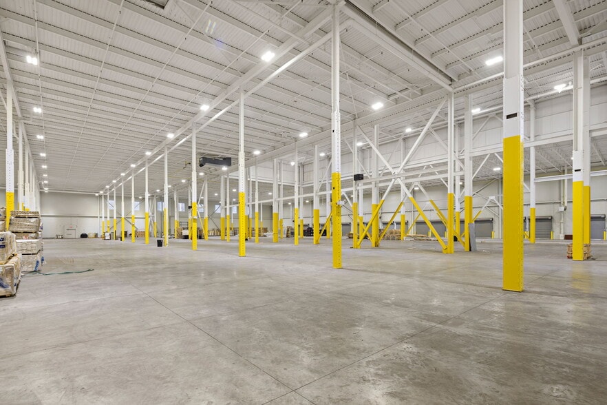 More Photos Of 6001 Tonnelle Ave, North Bergen Warehouse For Lease