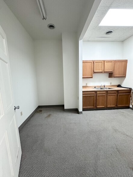 More Photos Of 307 E 1st St, Vidalia Freestanding For Sale