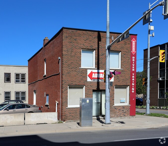 More Photos Of 27 William St, St Catharines Flex For Sale