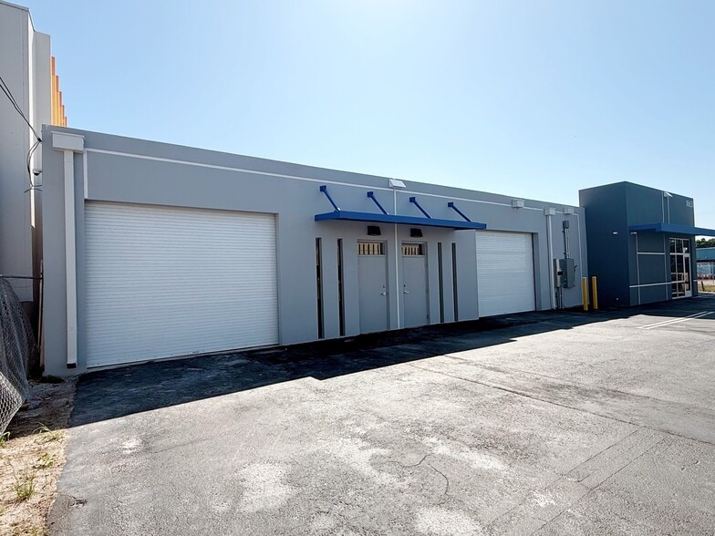 More Photos Of 18631-18637 SW 105th Ave, Miami Warehouse For Sale