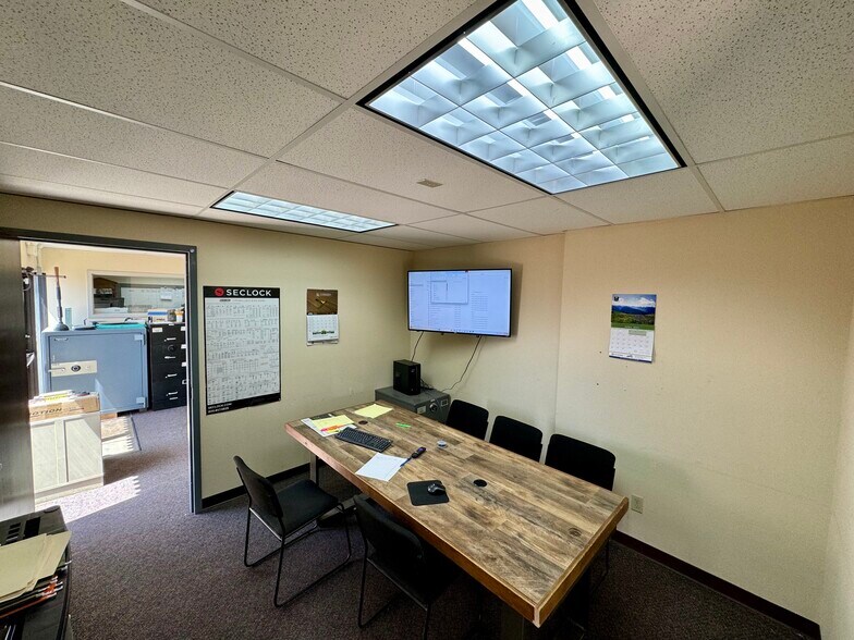 More Photos Of 1020 Ford St, Colorado Springs Flex For Sale