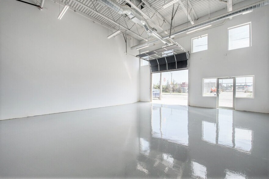 More Photos Of 6 Carlaw Ave, Toronto Showroom For Lease