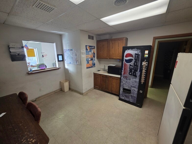 More Photos Of 2720 E Highway 44, Rapid City Freestanding For Lease