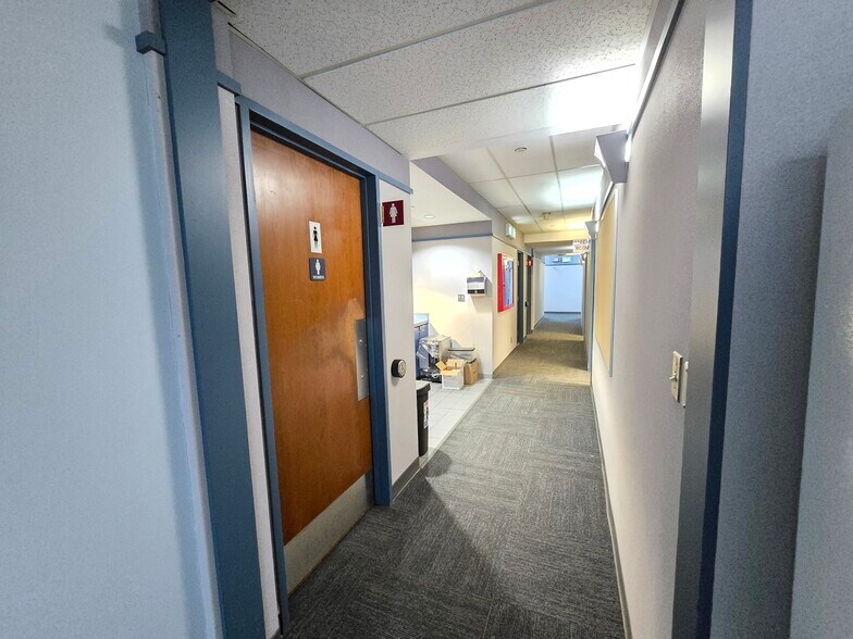 More Photos Of 4512 46 St, Olds Office For Lease