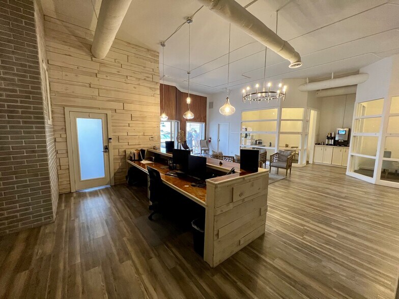 More Photos Of 8675-8697 La Mesa Blvd, La Mesa Unknown For Lease