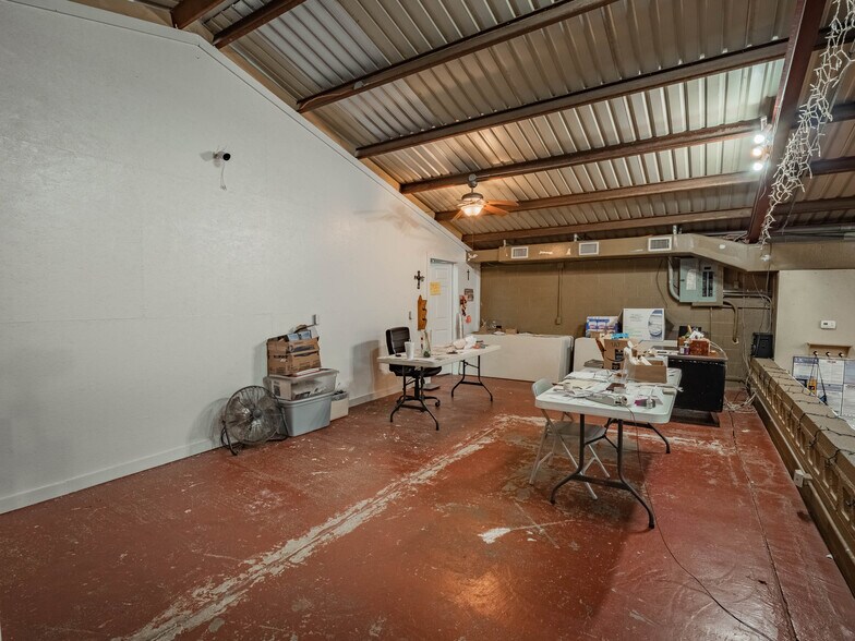 More Photos Of 424 N Texas St, De Leon Restaurant For Sale