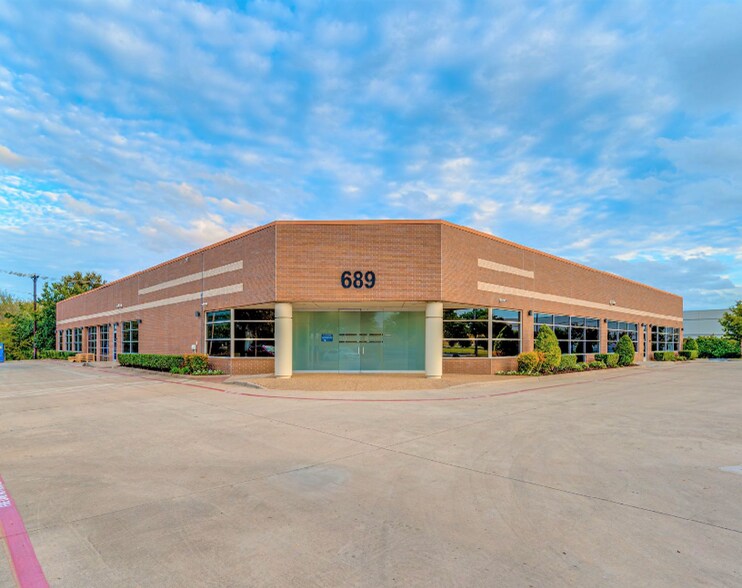 Primary Photo Of 689 Airport Fwy, Hurst Office For Sale