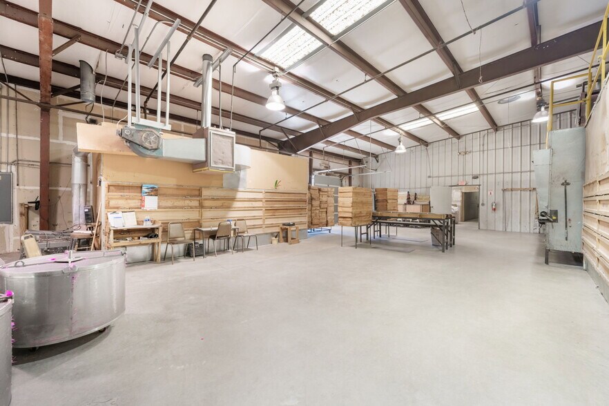 More Photos Of 480 Pat Ave, Overton Industrial For Sale