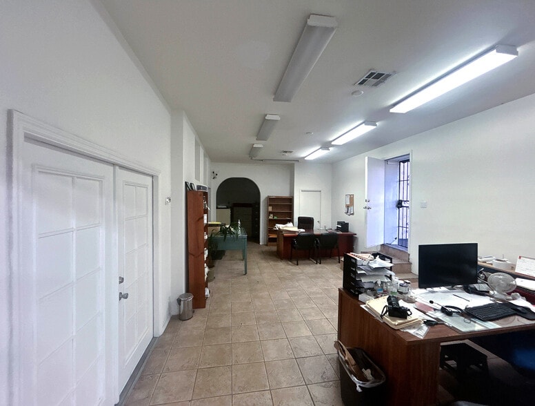 More Photos Of 3651 Beverly Blvd, Los Angeles Storefront For Lease