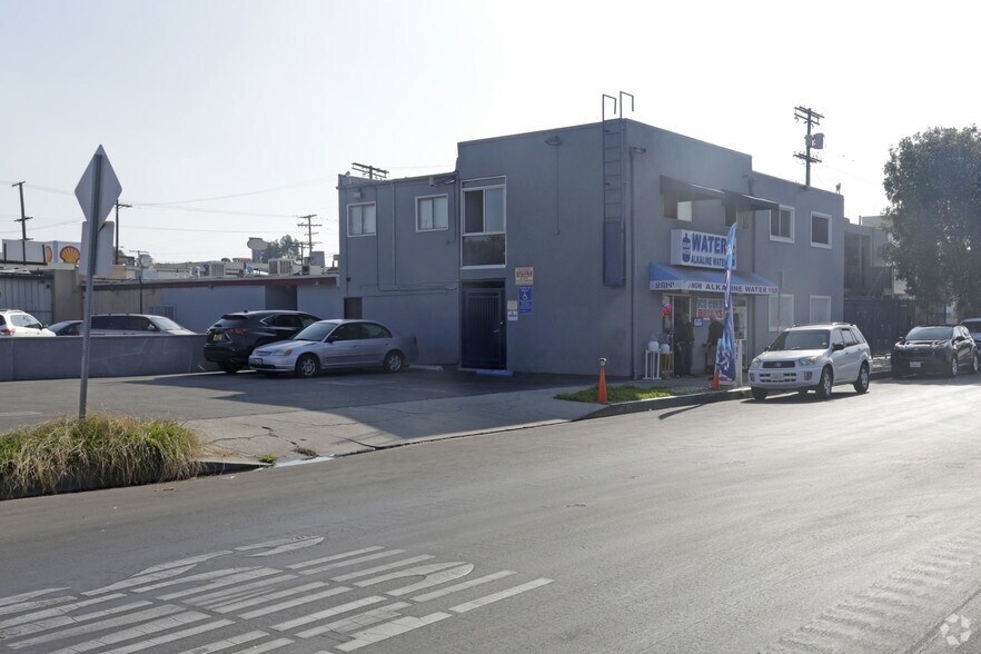More Photos Of 13735 Victory Blvd, Van Nuys Office For Lease
