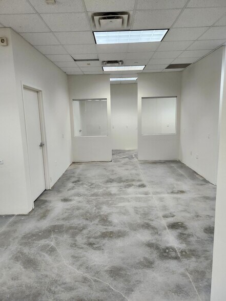 More Photos Of 1830 S Alma School Rd, Mesa Office For Sale