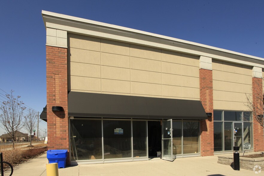 More Photos Of 20-40 New Delhi Dr, Markham Unknown For Lease