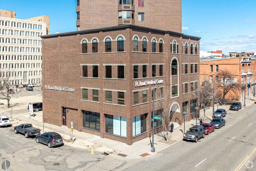 Primary Photo Of 360 Sherman St, Saint Paul Medical For Sale