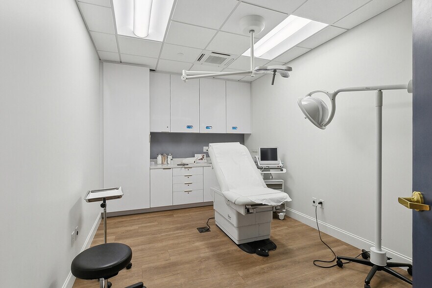 More Photos Of 3908 Veterans Memorial Blvd, Metairie General Retail For Sale