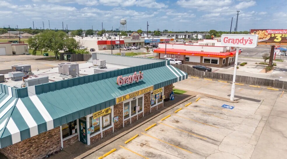 More Photos Of 4201 N Navarro St, Victoria Fast Food For Sale
