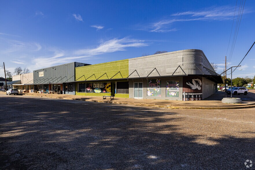 Primary Photo Of 165 E Avenue H, Silsbee Storefront Retail Office For Lease