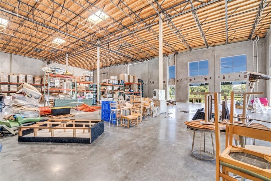 More Photos Of 2434 Fenton St, Chula Vista Showroom For Sale