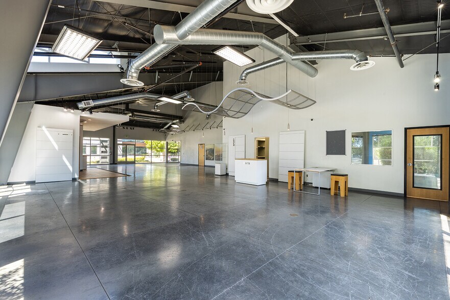 More Photos Of 800 American Way, Windsor Freestanding For Lease