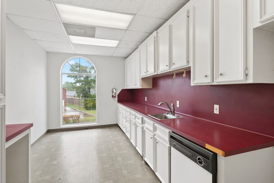 More Photos Of 0 Highway 105, Conroe Office Residential For Sale