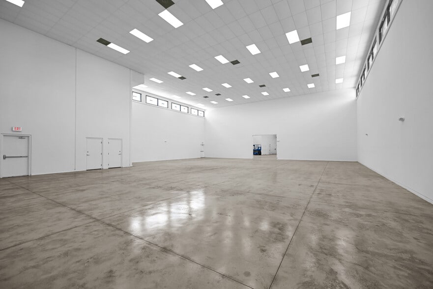 More Photos Of 210 NE 68th St, Miami Warehouse For Sale