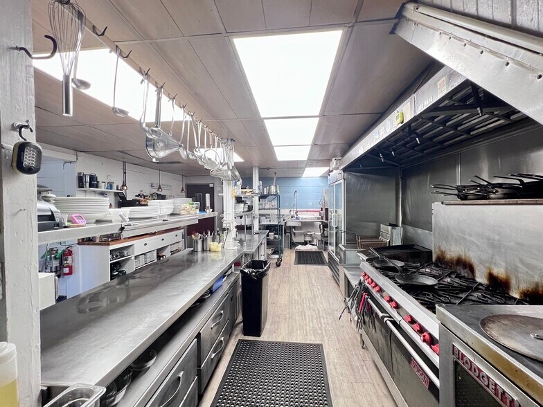 More Photos Of 3063 Bristol Rd, New Harbor Hospitality For Sale