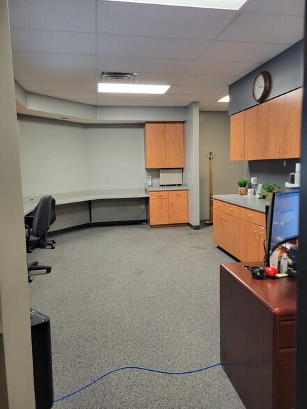 More Photos Of 1288 S Governors Ave, Dover Medical For Sale